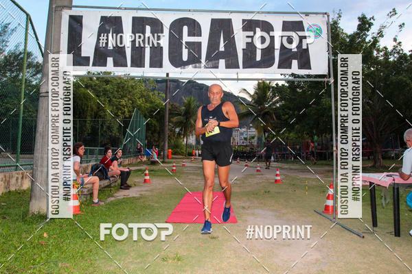 Buy your photos of the eventLagoa Night Run on Fotop