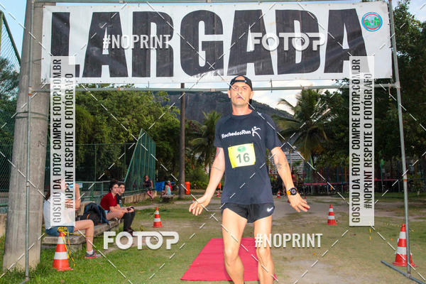 Buy your photos of the eventLagoa Night Run on Fotop