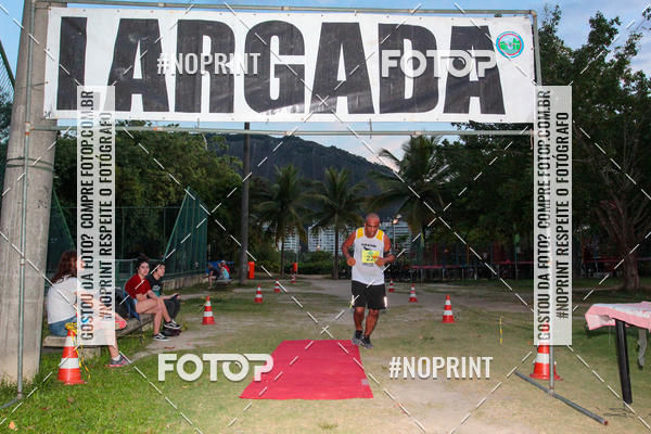 Buy your photos of the eventLagoa Night Run on Fotop