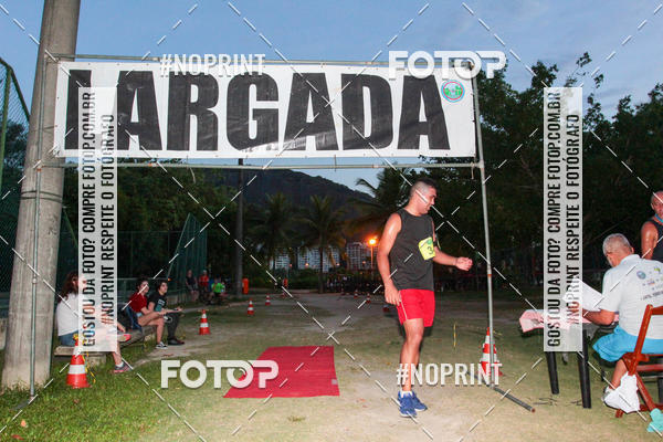 Buy your photos of the eventLagoa Night Run on Fotop
