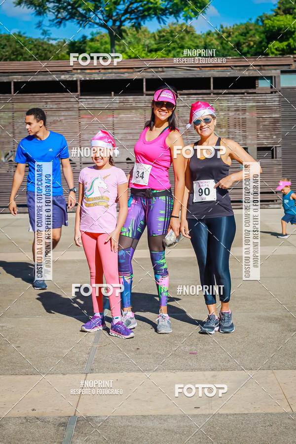 Buy your photos of the eventTreino Luluzinhas Running - Especial de Natal on Fotop