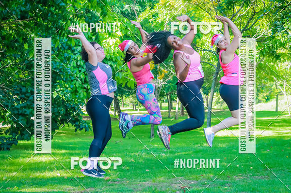 Buy your photos of the eventTreino Luluzinhas Running - Especial de Natal on Fotop