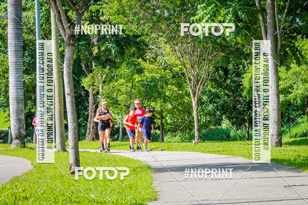Buy your photos of the eventTreino Luluzinhas Running - Especial de Natal on Fotop