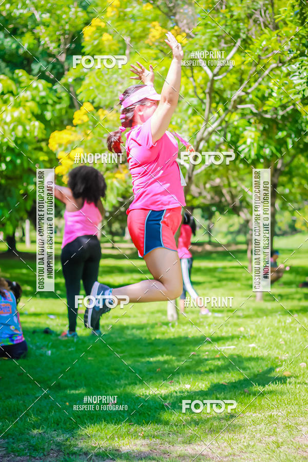 Buy your photos of the eventTreino Luluzinhas Running - Especial de Natal on Fotop