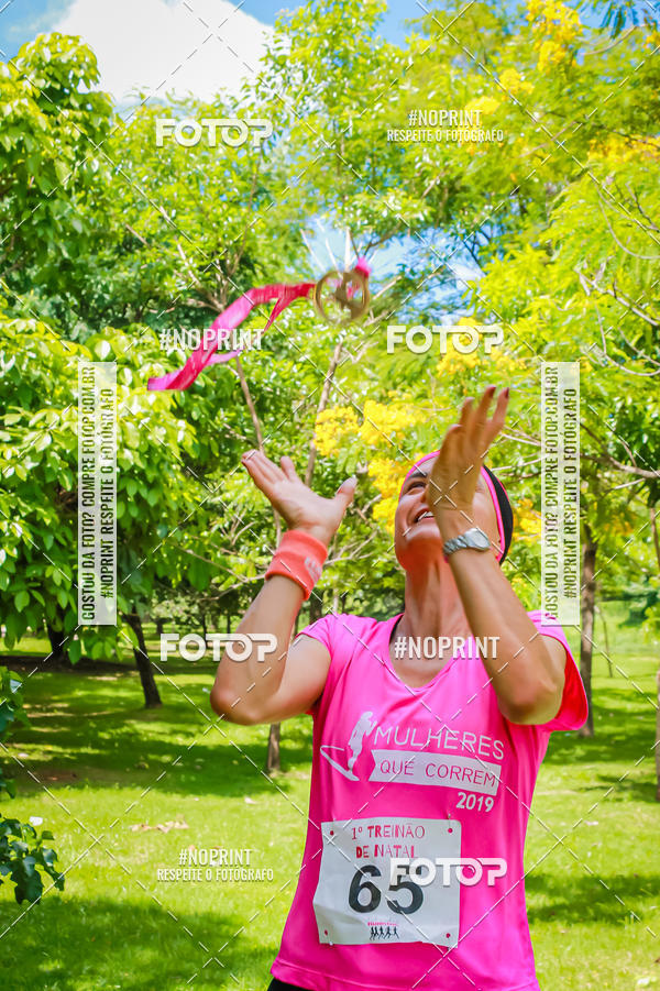 Buy your photos of the eventTreino Luluzinhas Running - Especial de Natal on Fotop