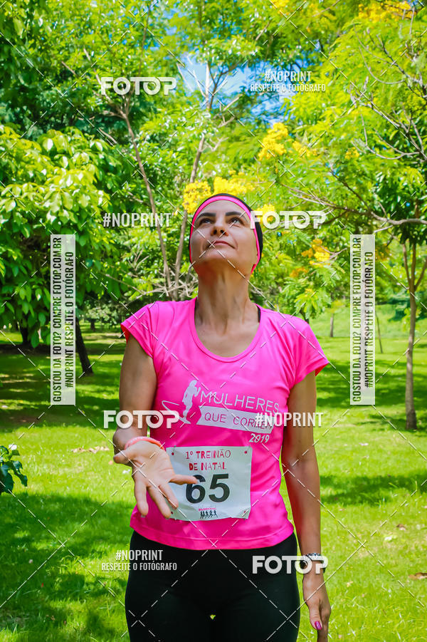 Buy your photos of the eventTreino Luluzinhas Running - Especial de Natal on Fotop