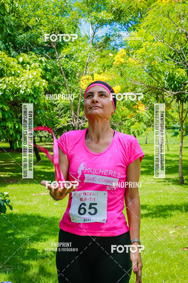 Buy your photos of the eventTreino Luluzinhas Running - Especial de Natal on Fotop