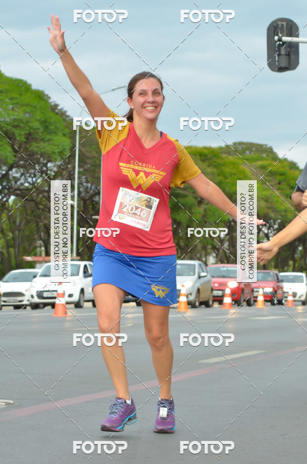 Achetez vos photos de l'vnementCorrida Mulher-Maravilha - Braslia sur Fotop