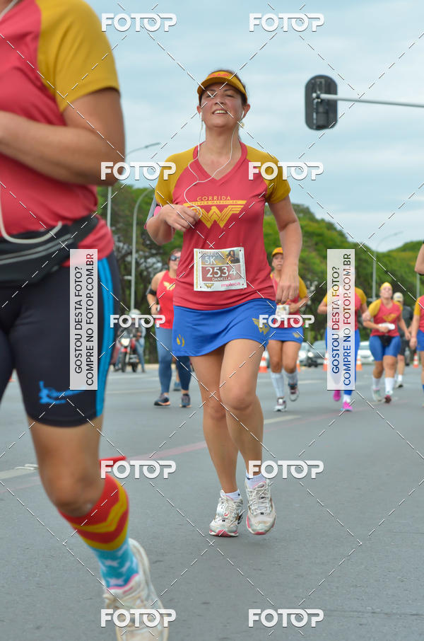 Buy your photos of the eventCorrida Mulher-Maravilha - Bras�lia on Fotop