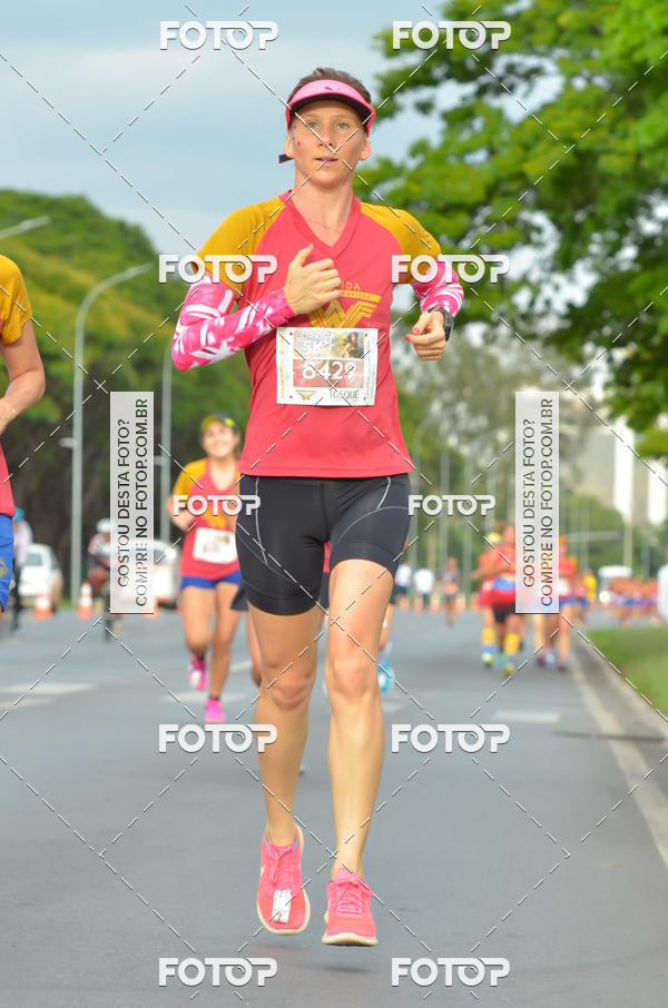 Buy your photos of the eventCorrida Mulher-Maravilha - Bras�lia on Fotop