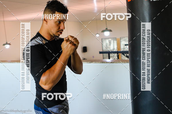 Buy your photos of the eventCROSSFIT ASSIS-SP FBIO E POLLYANA on Fotop