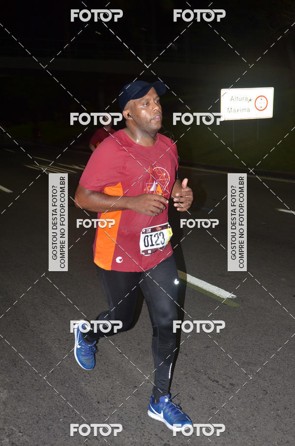 Buy your photos of the eventRun The Night - Rio de Janeiro on Fotop