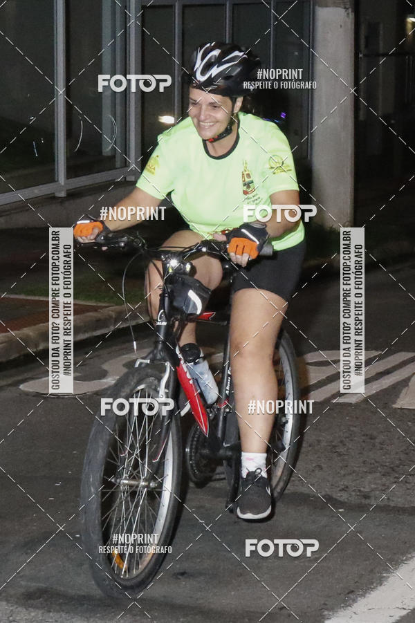 Buy your photos of the eventPEDALADA NOTURNA DO SESC AVENIDA PAULISTA 2020 - Equipe ASI on Fotop