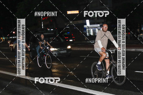 Buy your photos of the eventPEDALADA NOTURNA DO SESC AVENIDA PAULISTA 2020 - Equipe ASI on Fotop