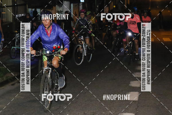 Buy your photos of the eventPEDALADA NOTURNA DO SESC AVENIDA PAULISTA 2020 - Equipe ASI on Fotop
