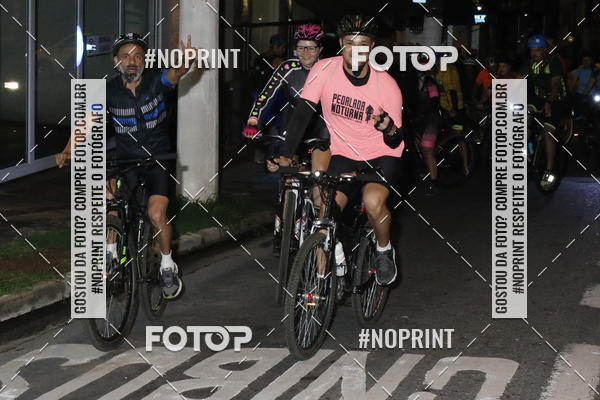 Buy your photos of the eventPEDALADA NOTURNA DO SESC AVENIDA PAULISTA 2020 - Equipe ASI on Fotop