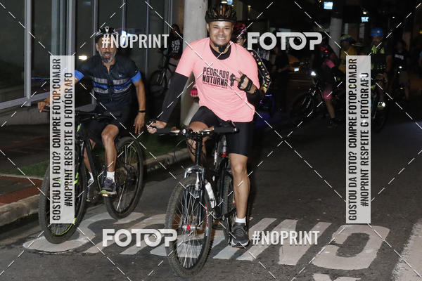 Buy your photos of the eventPEDALADA NOTURNA DO SESC AVENIDA PAULISTA 2020 - Equipe ASI on Fotop
