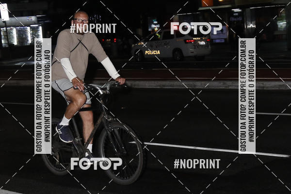 Buy your photos of the eventPEDALADA NOTURNA DO SESC AVENIDA PAULISTA 2020 - Equipe ASI on Fotop