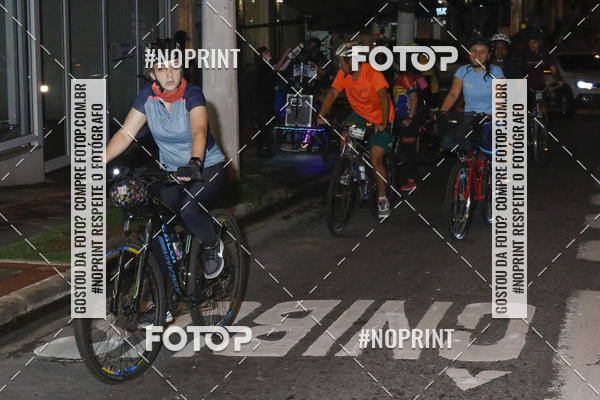 Buy your photos of the eventPEDALADA NOTURNA DO SESC AVENIDA PAULISTA 2020 - Equipe ASI on Fotop
