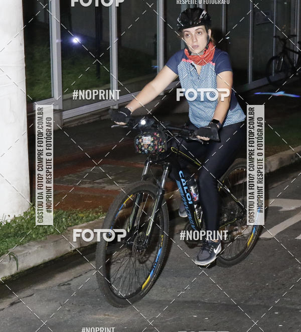 Buy your photos of the eventPEDALADA NOTURNA DO SESC AVENIDA PAULISTA 2020 - Equipe ASI on Fotop