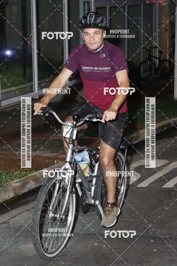 Buy your photos of the eventPEDALADA NOTURNA DO SESC AVENIDA PAULISTA 2020 - Equipe ASI on Fotop