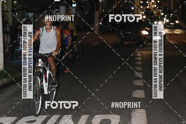 Buy your photos of the eventPEDALADA NOTURNA DO SESC AVENIDA PAULISTA 2020 - Equipe ASI on Fotop