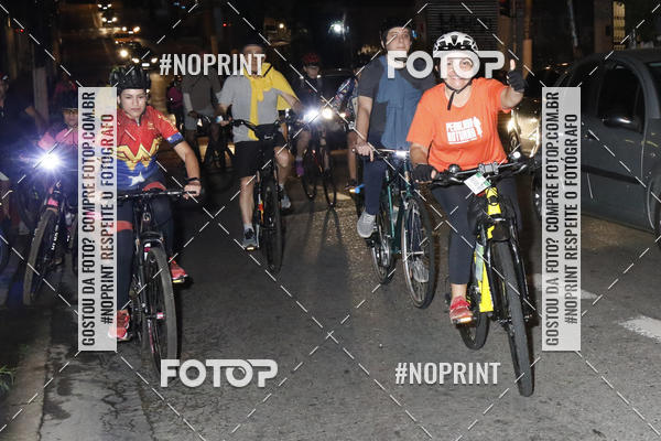 Buy your photos of the eventPEDALADA NOTURNA DO SESC AVENIDA PAULISTA 2020 - Equipe ASI on Fotop