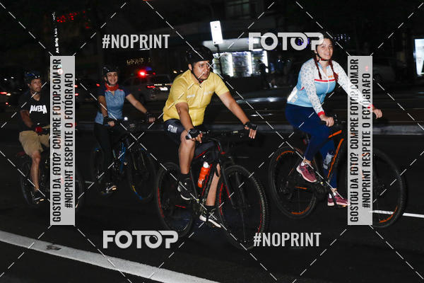 Buy your photos of the eventPEDALADA NOTURNA DO SESC AVENIDA PAULISTA 2020 - Equipe ASI on Fotop