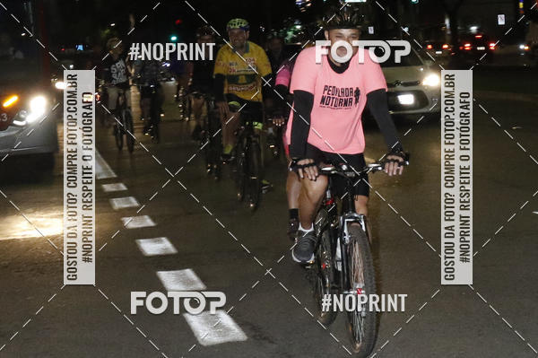 Buy your photos of the eventPEDALADA NOTURNA DO SESC AVENIDA PAULISTA 2020 - Equipe ASI on Fotop