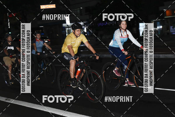 Buy your photos of the eventPEDALADA NOTURNA DO SESC AVENIDA PAULISTA 2020 - Equipe ASI on Fotop