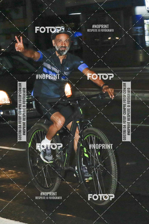 Buy your photos of the eventPEDALADA NOTURNA DO SESC AVENIDA PAULISTA 2020 - Equipe ASI on Fotop
