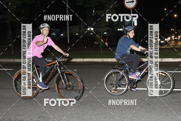 Buy your photos of the eventPEDALADA NOTURNA DO SESC AVENIDA PAULISTA 2020 - Equipe ASI on Fotop