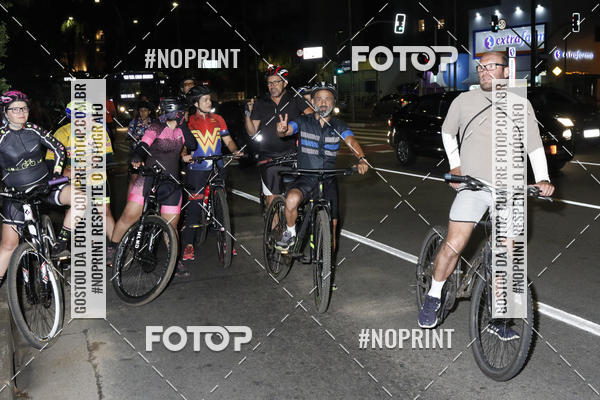 Buy your photos of the eventPEDALADA NOTURNA DO SESC AVENIDA PAULISTA 2020 - Equipe ASI on Fotop