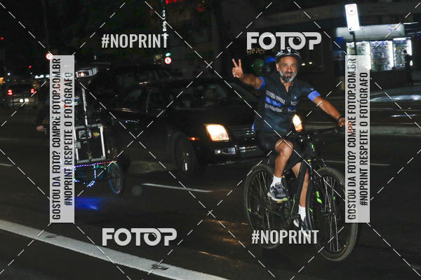 Buy your photos of the eventPEDALADA NOTURNA DO SESC AVENIDA PAULISTA 2020 - Equipe ASI on Fotop
