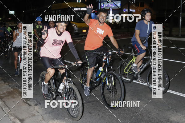 Buy your photos of the eventPEDALADA NOTURNA DO SESC AVENIDA PAULISTA 2020 - Equipe ASI on Fotop