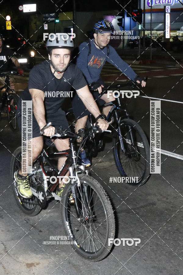 Buy your photos of the eventPEDALADA NOTURNA DO SESC AVENIDA PAULISTA 2020 - Equipe ASI on Fotop