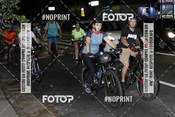 Buy your photos of the eventPEDALADA NOTURNA DO SESC AVENIDA PAULISTA 2020 - Equipe ASI on Fotop