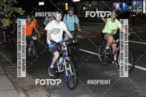 Buy your photos of the eventPEDALADA NOTURNA DO SESC AVENIDA PAULISTA 2020 - Equipe ASI on Fotop
