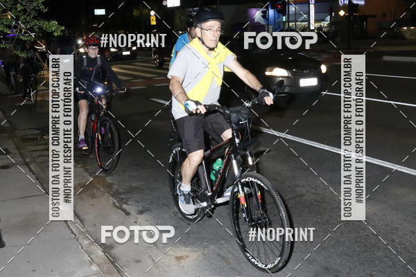 Buy your photos of the eventPEDALADA NOTURNA DO SESC AVENIDA PAULISTA 2020 - Equipe ASI on Fotop