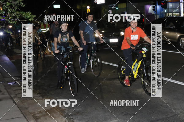 Buy your photos of the eventPEDALADA NOTURNA DO SESC AVENIDA PAULISTA 2020 - Equipe ASI on Fotop