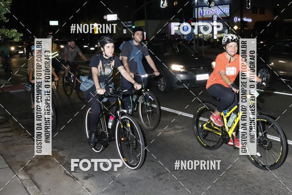Buy your photos of the eventPEDALADA NOTURNA DO SESC AVENIDA PAULISTA 2020 - Equipe ASI on Fotop