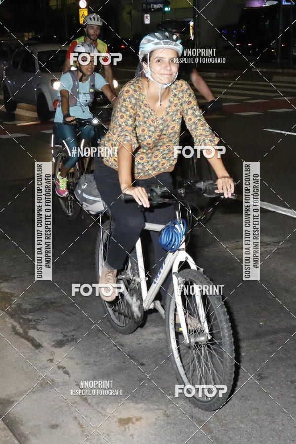 Buy your photos of the eventPEDALADA NOTURNA DO SESC AVENIDA PAULISTA 2020 - Equipe ASI on Fotop