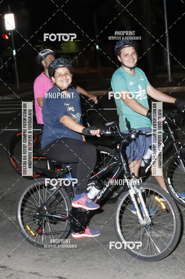 Buy your photos of the eventPEDALADA NOTURNA DO SESC AVENIDA PAULISTA 2020 - Equipe ASI on Fotop