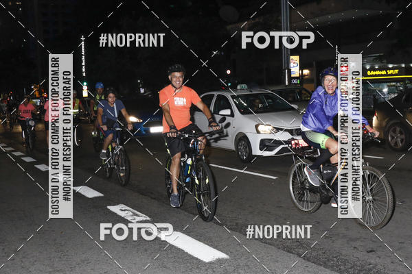 Buy your photos of the eventPEDALADA NOTURNA DO SESC AVENIDA PAULISTA 2020 - Equipe ASI on Fotop