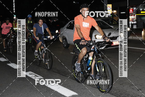 Buy your photos of the eventPEDALADA NOTURNA DO SESC AVENIDA PAULISTA 2020 - Equipe ASI on Fotop