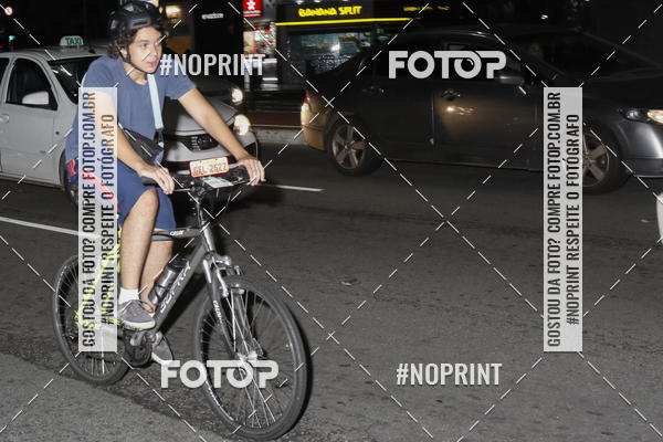 Buy your photos of the eventPEDALADA NOTURNA DO SESC AVENIDA PAULISTA 2020 - Equipe ASI on Fotop