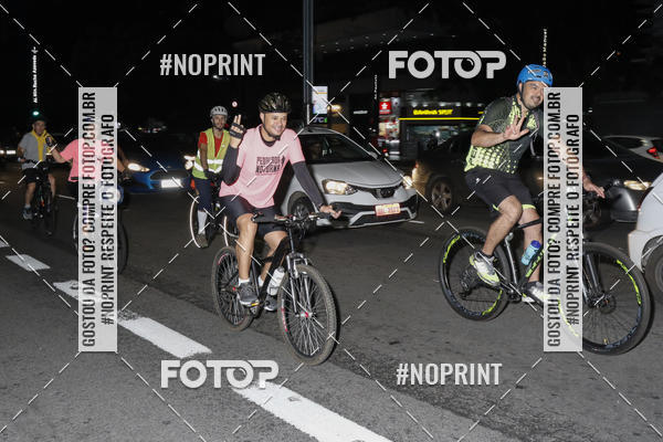 Buy your photos of the eventPEDALADA NOTURNA DO SESC AVENIDA PAULISTA 2020 - Equipe ASI on Fotop
