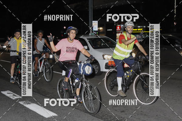 Buy your photos of the eventPEDALADA NOTURNA DO SESC AVENIDA PAULISTA 2020 - Equipe ASI on Fotop