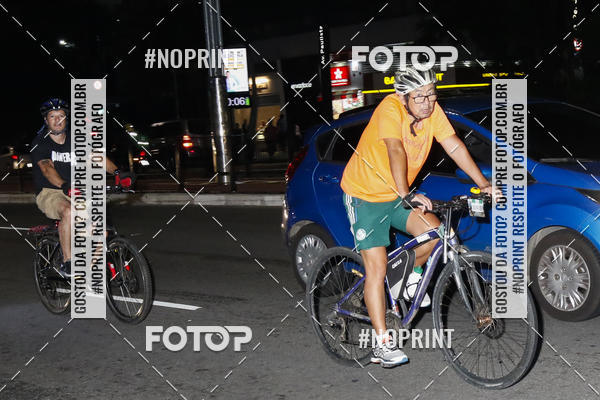 Buy your photos of the eventPEDALADA NOTURNA DO SESC AVENIDA PAULISTA 2020 - Equipe ASI on Fotop