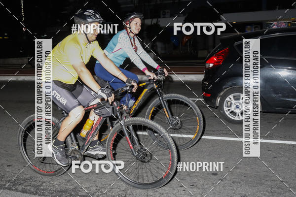 Buy your photos of the eventPEDALADA NOTURNA DO SESC AVENIDA PAULISTA 2020 - Equipe ASI on Fotop